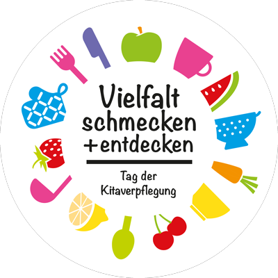 Logo des Tags der Kitaverpflegung mit dem Motte "Vielfalt schmecken und entdecken" und im Kreis angeordneten bunten Lebensmittelsymbolen